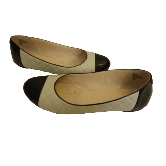 Monet Quilted Off White Black Patent Leather Flat Shoes Sz. 9 1/2 Italy - Picture 3 of 7